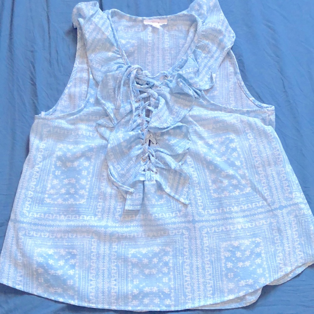 Beautiful blouse blue and white pattern colors